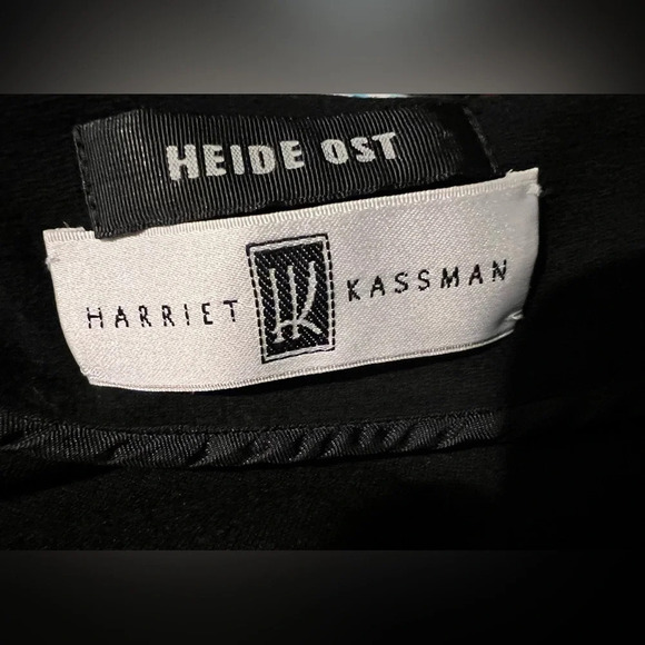 Harriet Kassman, XL, hidden button front longsleeve, satin trim stretchy jacket - Picture 8 of 9